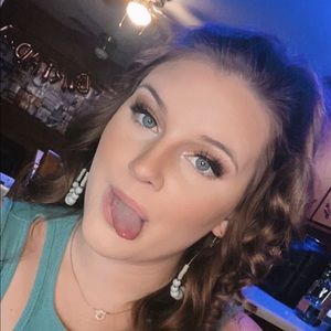 Meet your Posher, Kelli